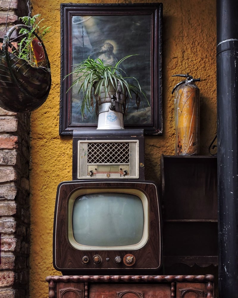 Repaint vintage decor